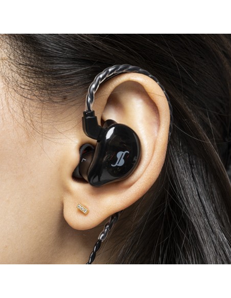 High-resolution, sound-isolating in-ear monitor, black