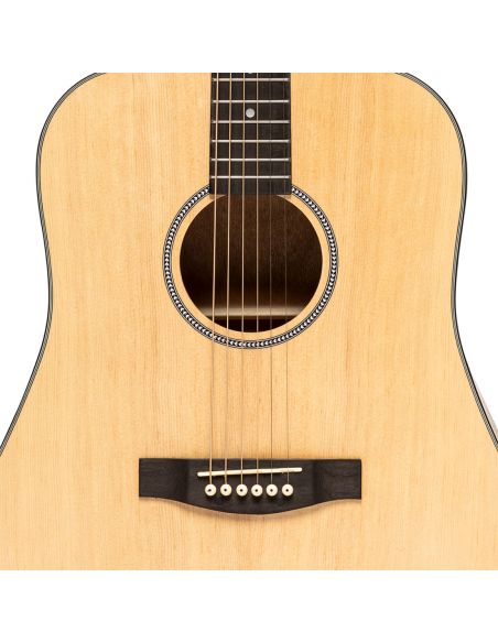 Acoustic dreadnought guitar, spruce, natural finish