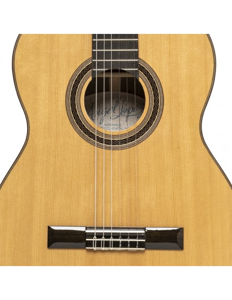 Mazuelo serie, classical guitar with solid spruce top