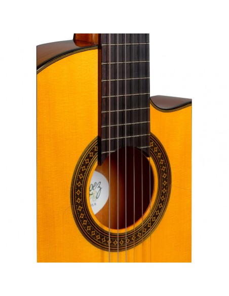 4/4 cutaway acoustic-electric flamenco classical guitar with solid spruce top and Fishman equaliser
