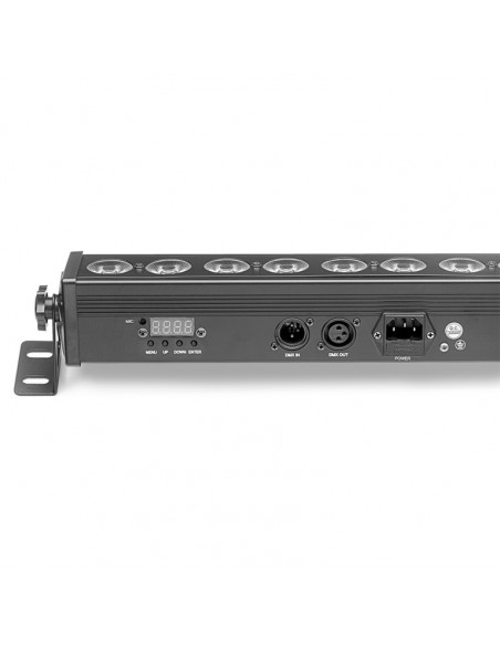 Architectural colour bar with 24 x 4-watt (4 in 1) RGBW LED