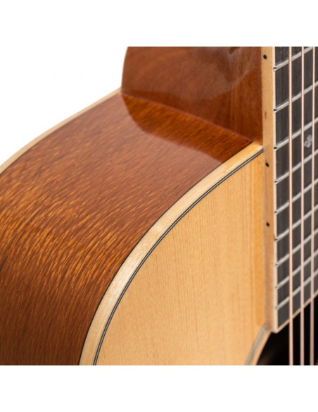 Dreadnought acoustic guitar with spruce top, Series 45