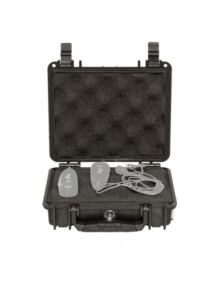 Water- and dustproof universal transport case with pick and pluck foam