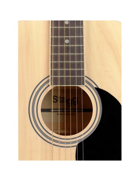 4/4 natural-coloured auditorium acoustic guitar with basswood top